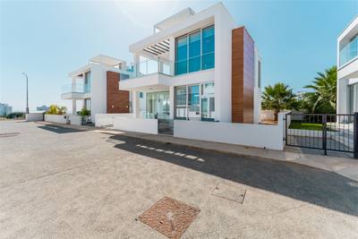 4 BR Villa in Protaras, Famagusta thumbnail 3