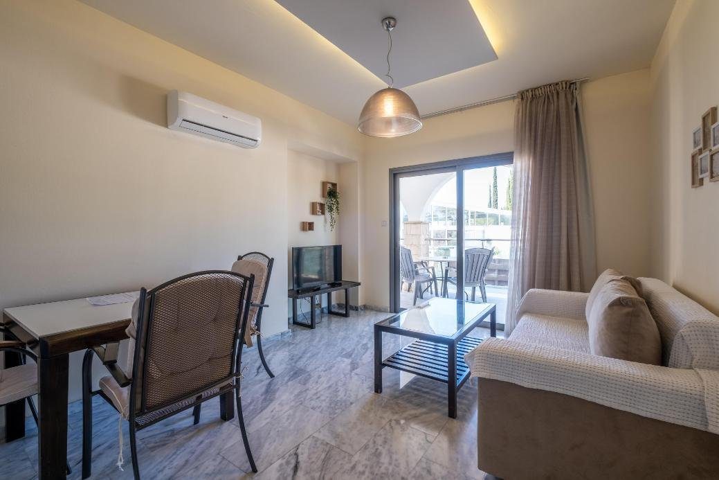 1-bedroom apartment with jacuzzi in Latchi, Paphos photo 4