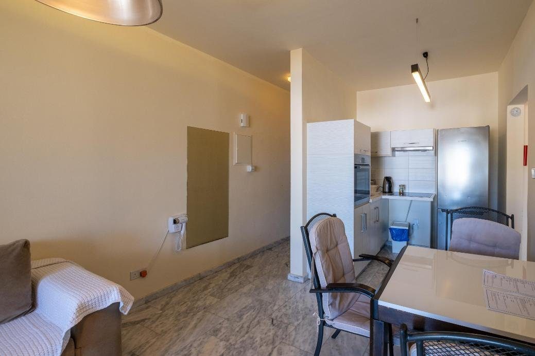 1-bedroom apartment with jacuzzi in Latchi, Paphos photo 3