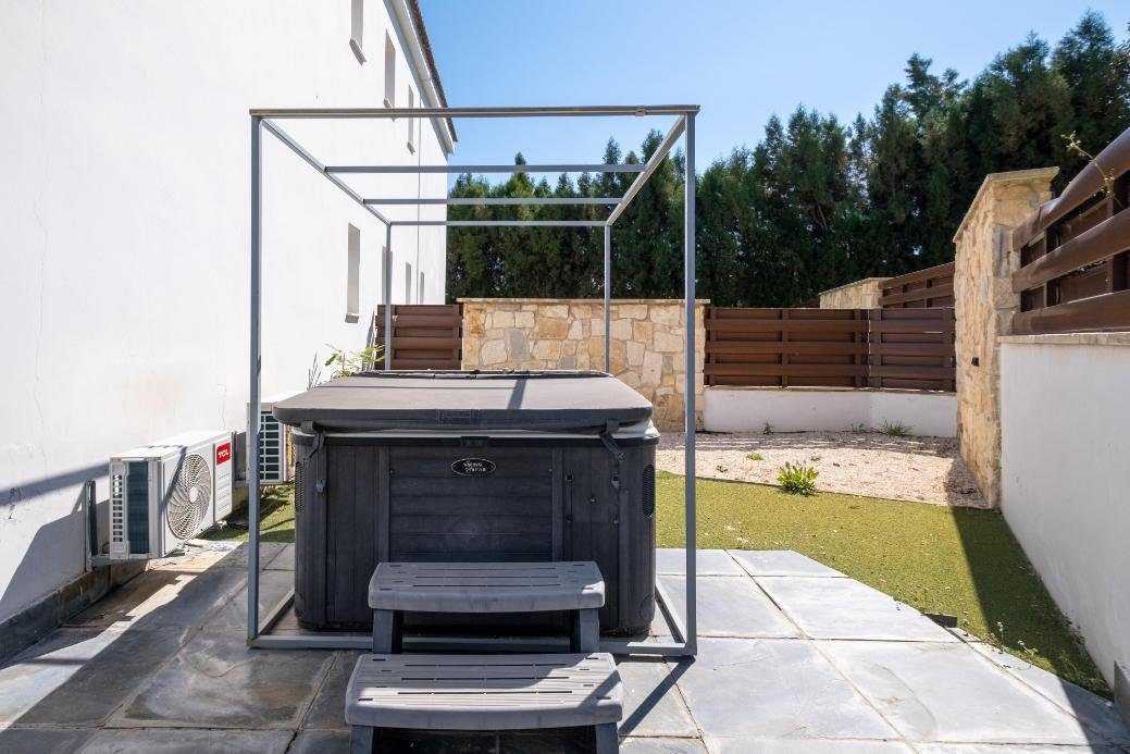 1-bedroom apartment with jacuzzi in Latchi, Paphos photo 7