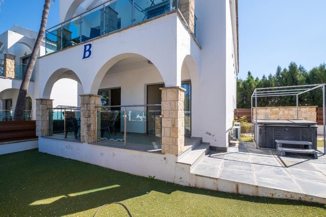 1-bedroom apartment with jacuzzi in Latchi, Paphos photo 1