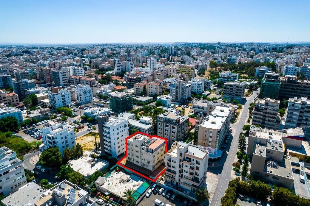 Four storey mixed-use building in Agioi Omologites, Nicosia photo 5