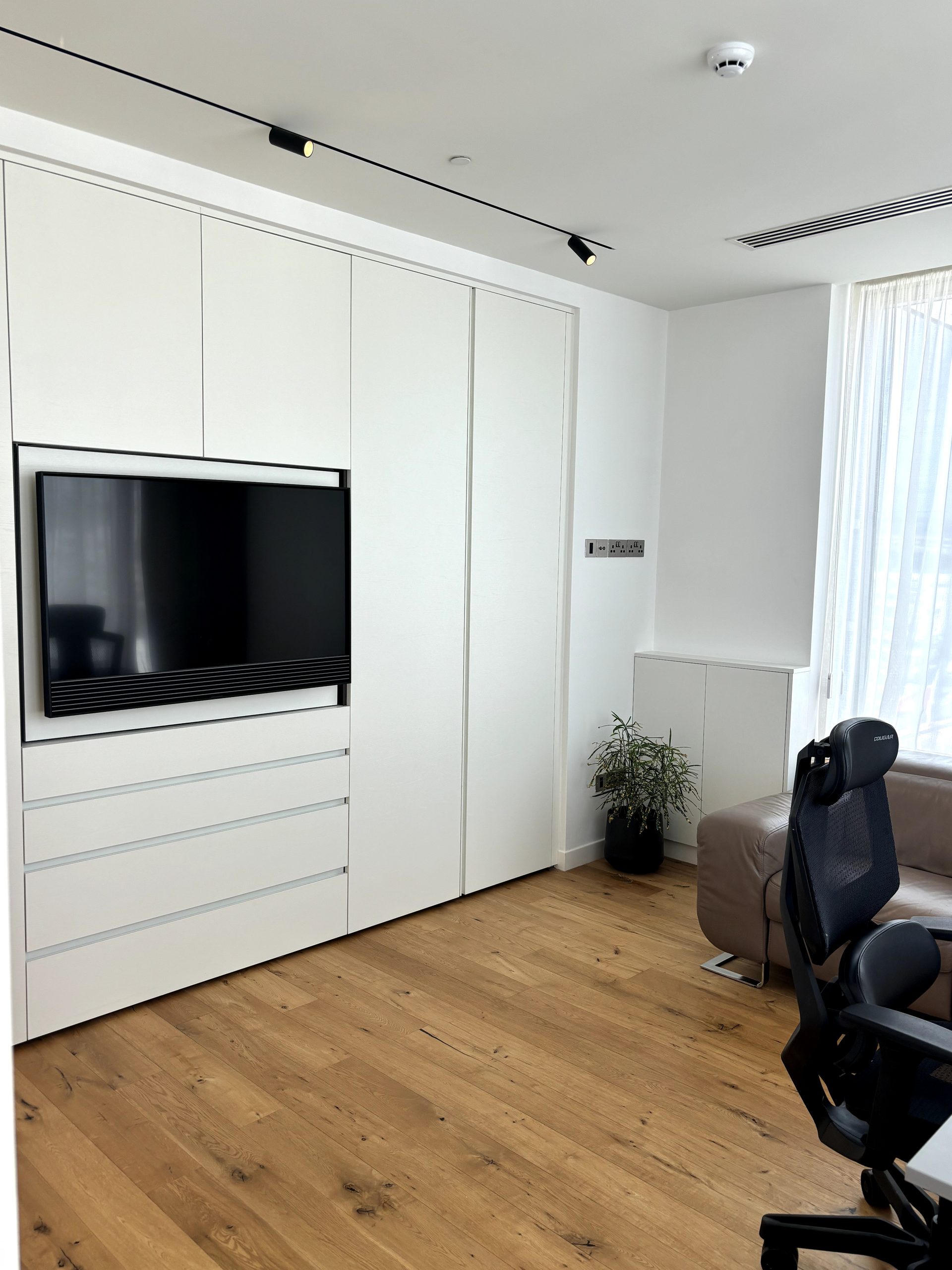 2 BR Beachfront Apartment in Agios Tychonas Tourist Area, Limassol photo 13