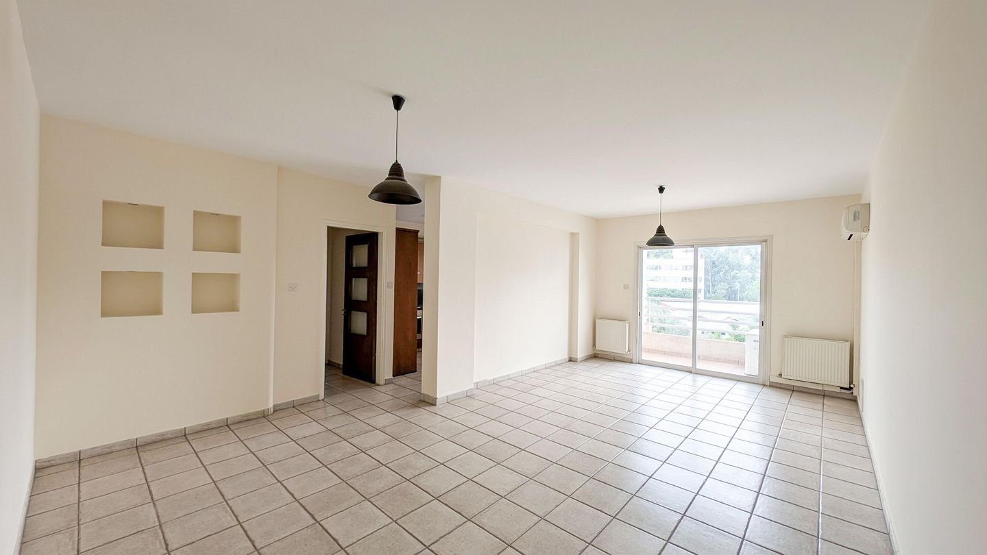 3 BR Apartment in Strovolos, Nicosia photo 5