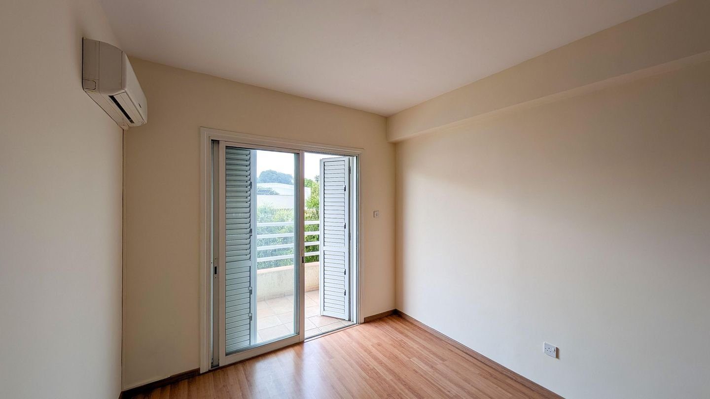 3 BR Apartment in Strovolos, Nicosia photo 14