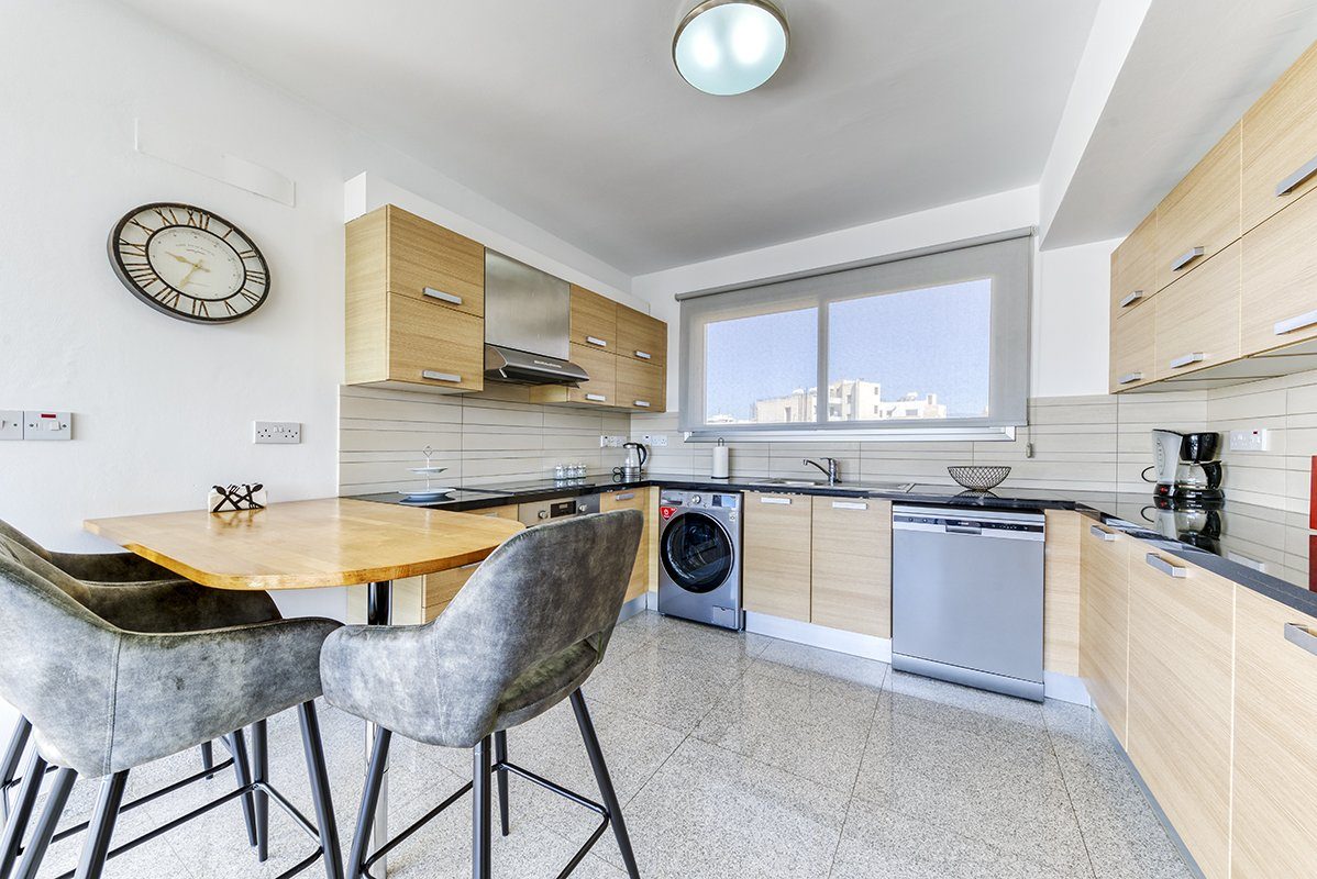 2 BR Apartment in Mesa Geitonia, Limassol — photo 6