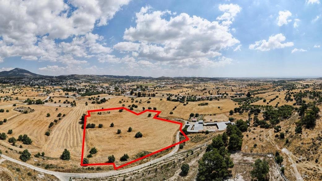 Shared residential field in Anglisides, Larnaca photo 3