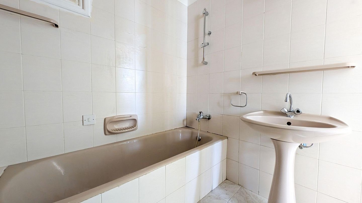 Three-Bedroom Apartment in Aglantzia, Nicosia photo 14