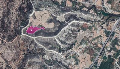 Field in Anglisides, Larnaca thumbnail 2