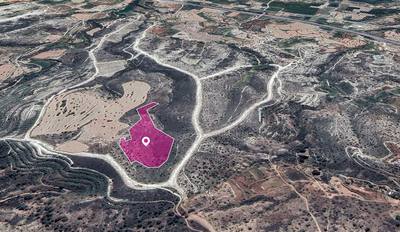 Field in Anglisides, Larnaca thumbnail 1