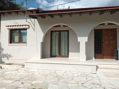 Dom wolnostojący z 3 syp. w Louvaras, Limassol, miniatura 1