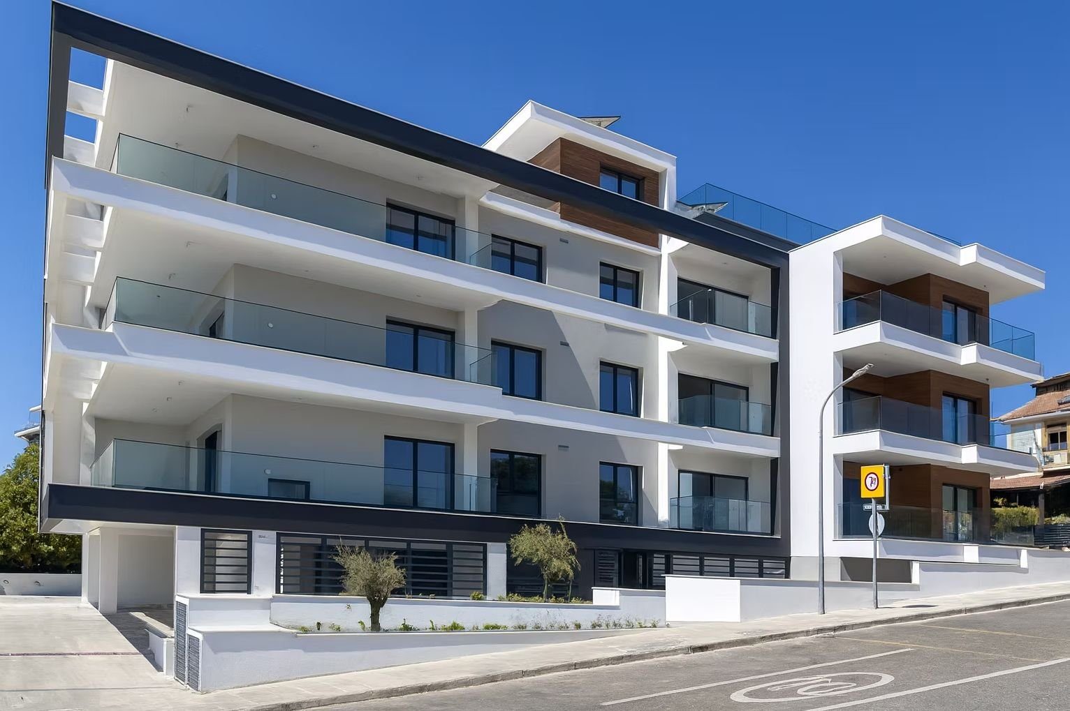2 BR Apartment in Mesa Geitonia, Limassol photo 2