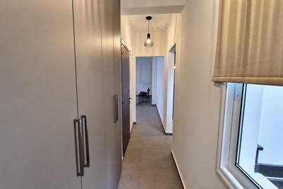 2 BR Entire-Floor Apartment in Agia Zoni, Limassol thumbnail 9