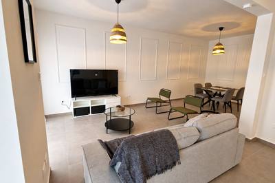 2 BR Entire-Floor Apartment in Agia Zoni, Limassol thumbnail 2
