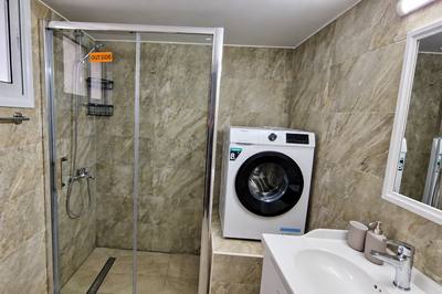 2 BR Entire-Floor Apartment in Agia Zoni, Limassol thumbnail 14
