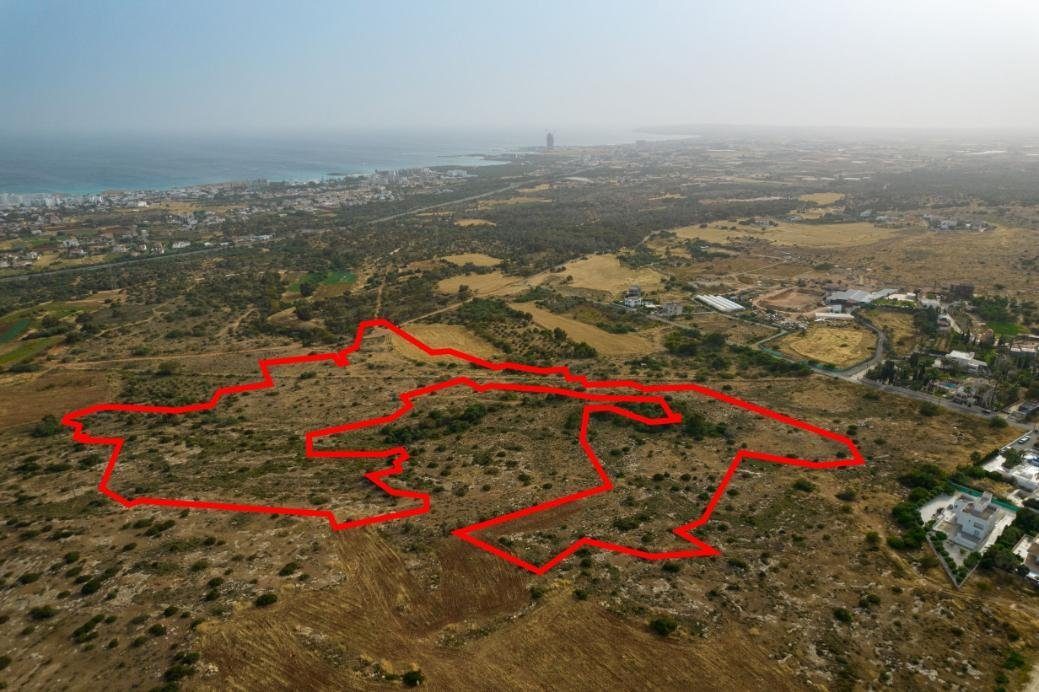 Shared agricultural field in Paralimni, Famagusta photo 4