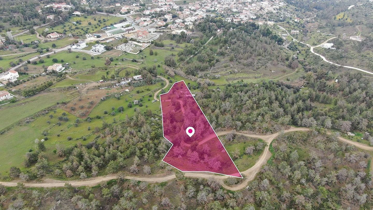 Residential field in Kapedes, Nicosia photo 1