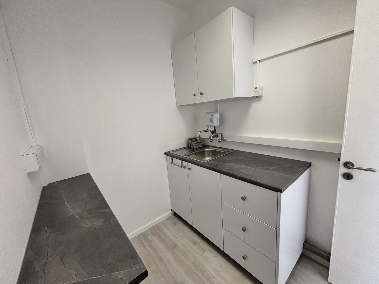 Office in Neapolis, Limassol — photo 8