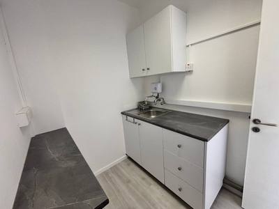 Renovated top-floor office 130 m² in Neapolis, Limassol thumbnail 7