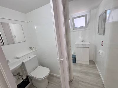 Renovated top-floor office 130 m² in Neapolis, Limassol thumbnail 13