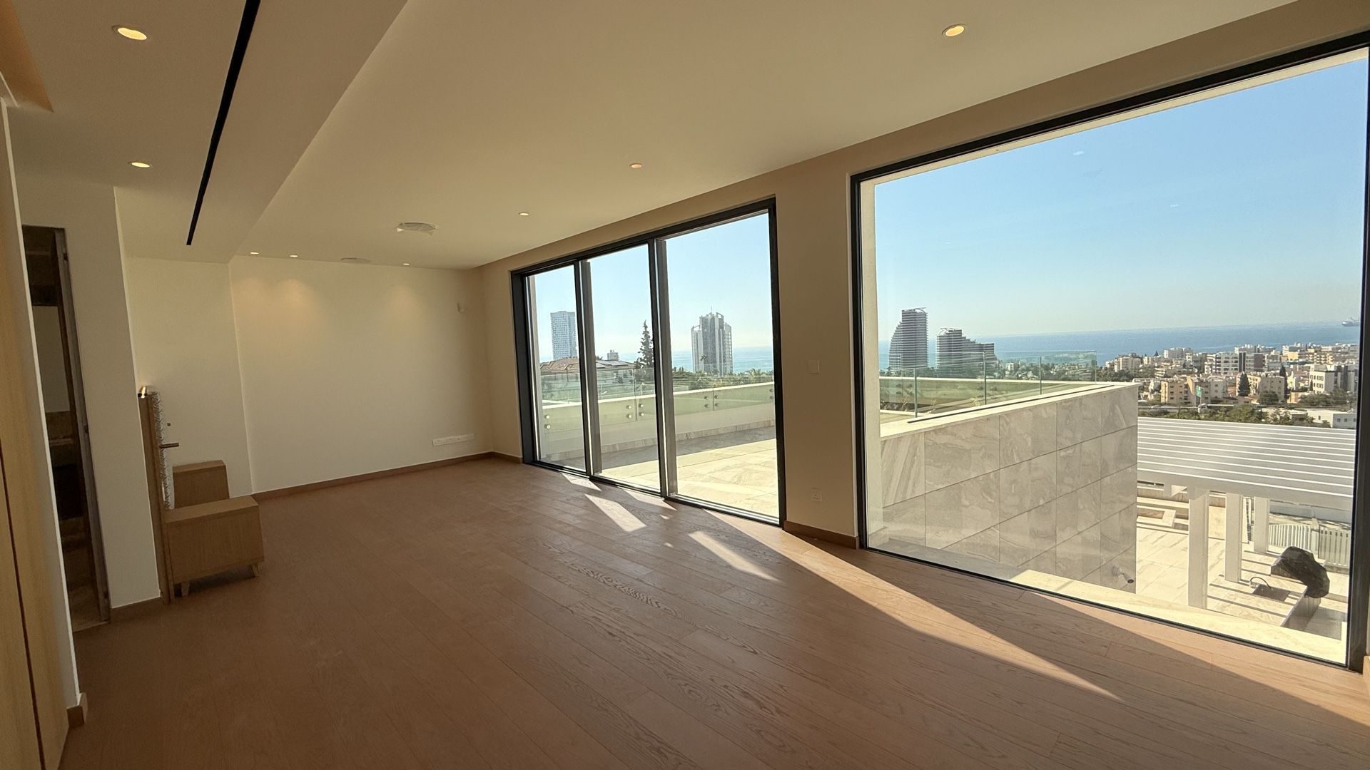 6 BR Luxury Villa in Kalogiroi, Limassol photo 13
