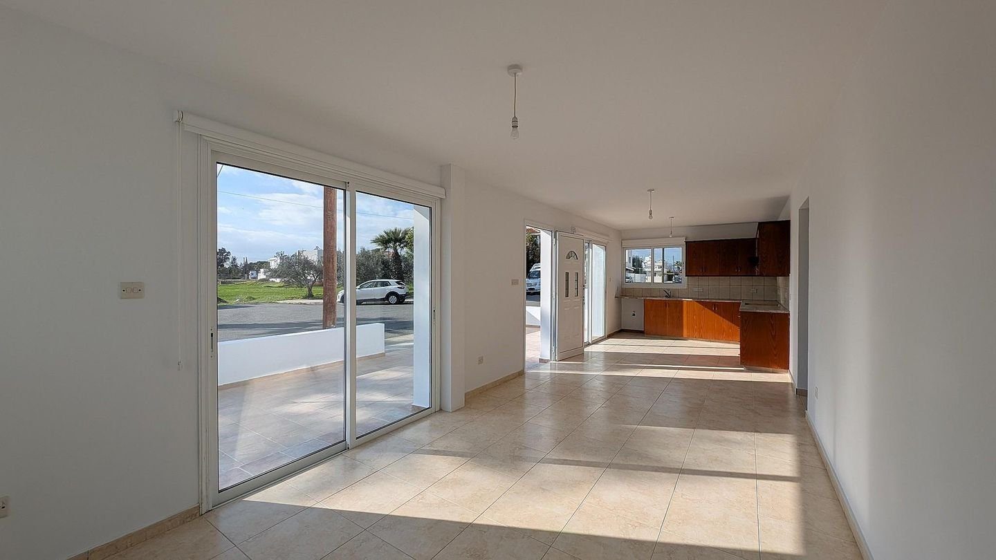 Investment Opportunity: Three-Storey Residential Building with 4 Apartments in Kiti, Larnaca photo 13