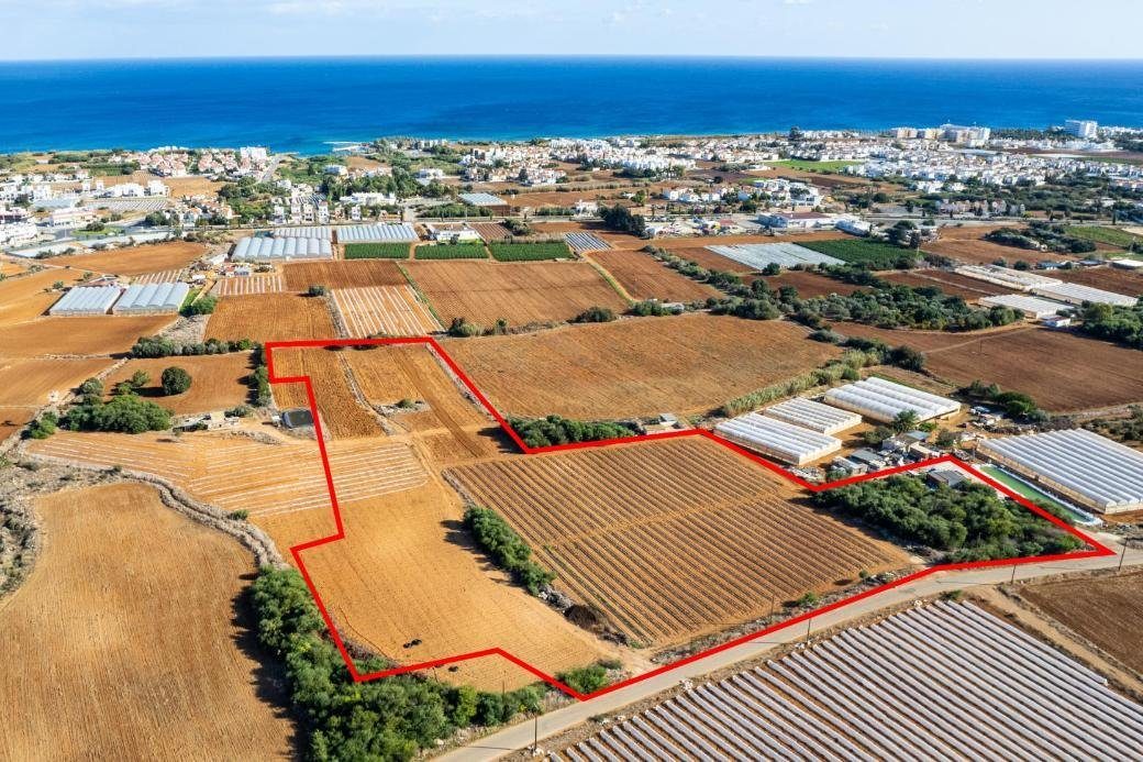 Shared residential field in Paralimni, Famagusta photo 1