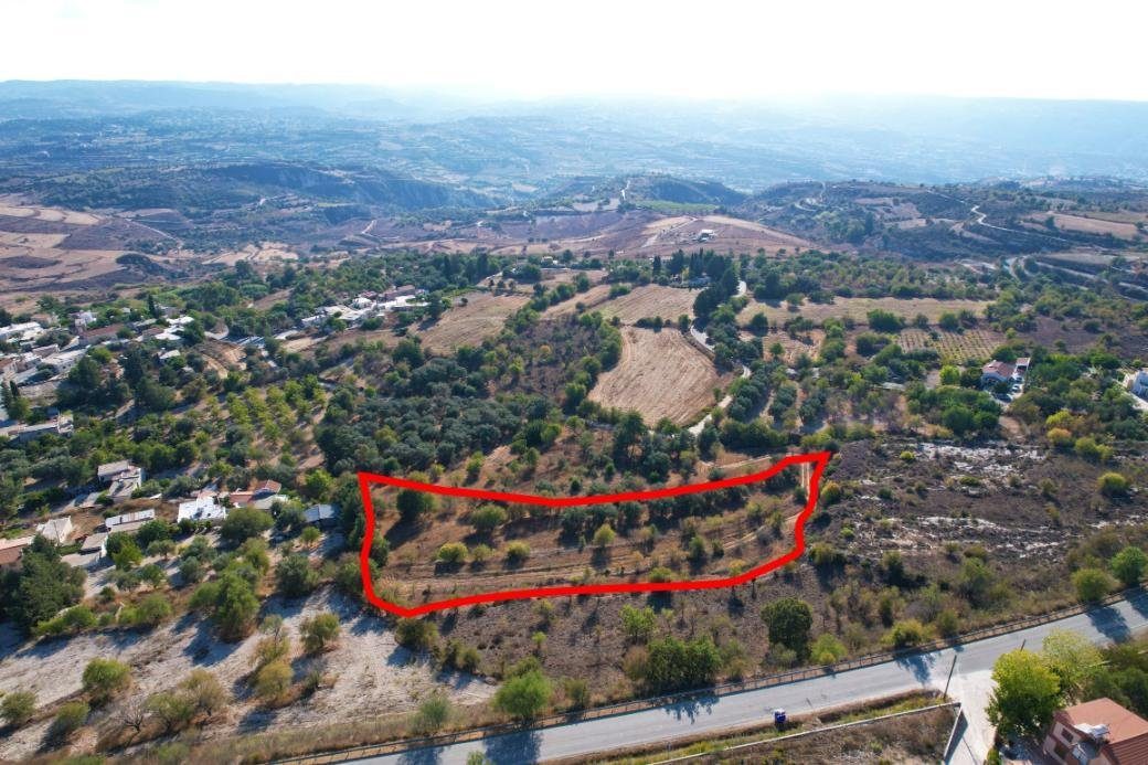 Residential Field in Thrinia, Paphos photo 1