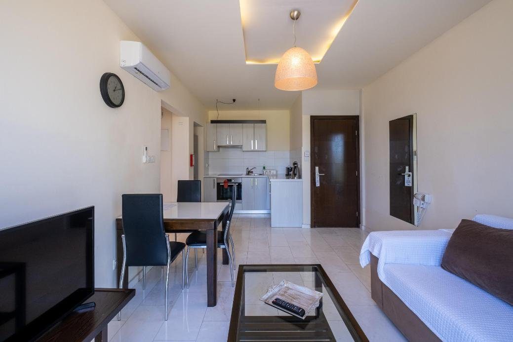 1-bedroom apartment in Latchi, Paphos — photo 6