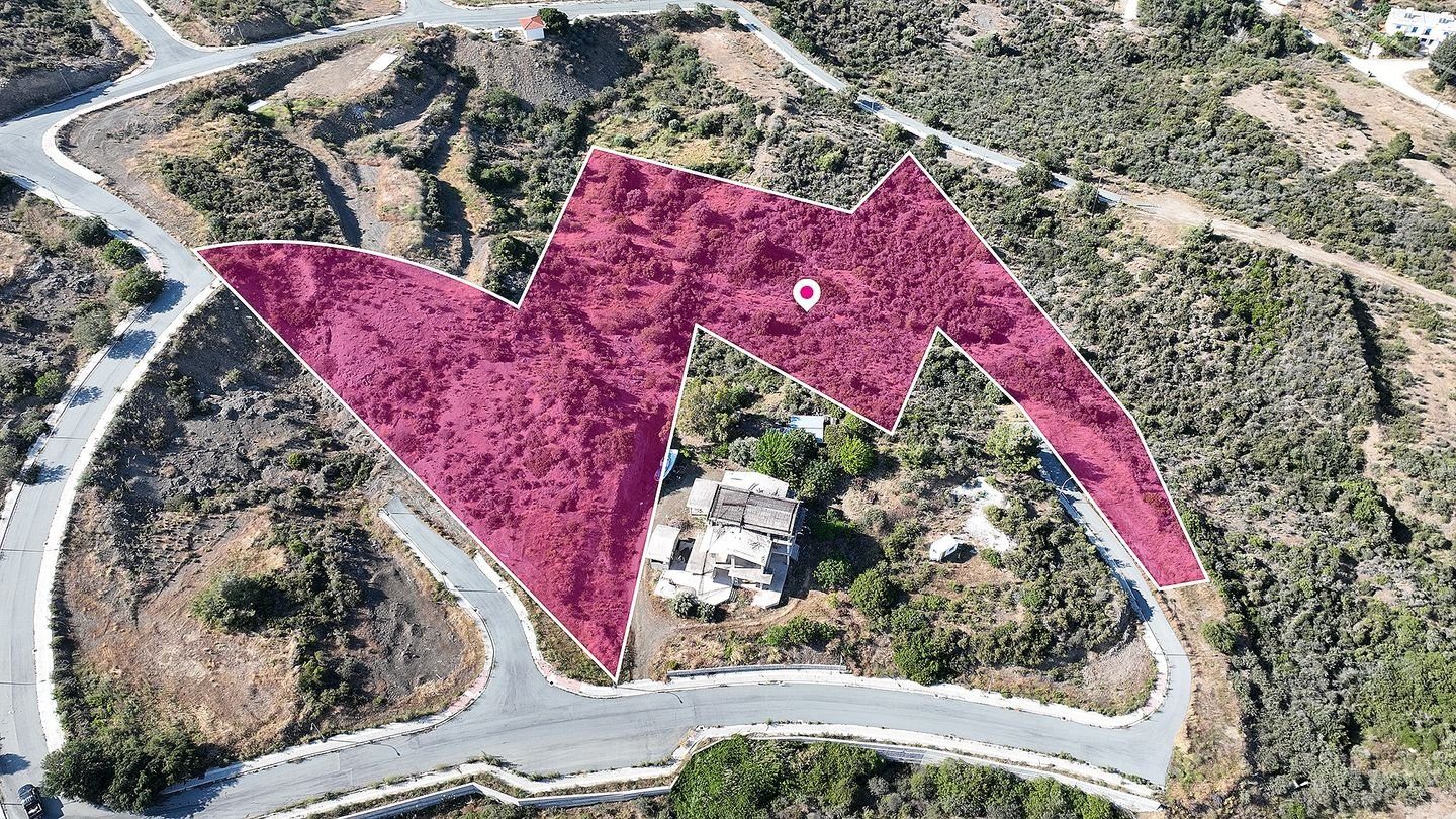 Field in Kato Pyrgos, Nicosia photo 4