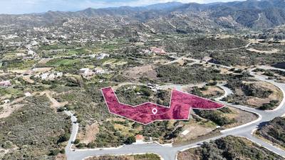 Field in Kato Pyrgos, Nicosia thumbnail 2