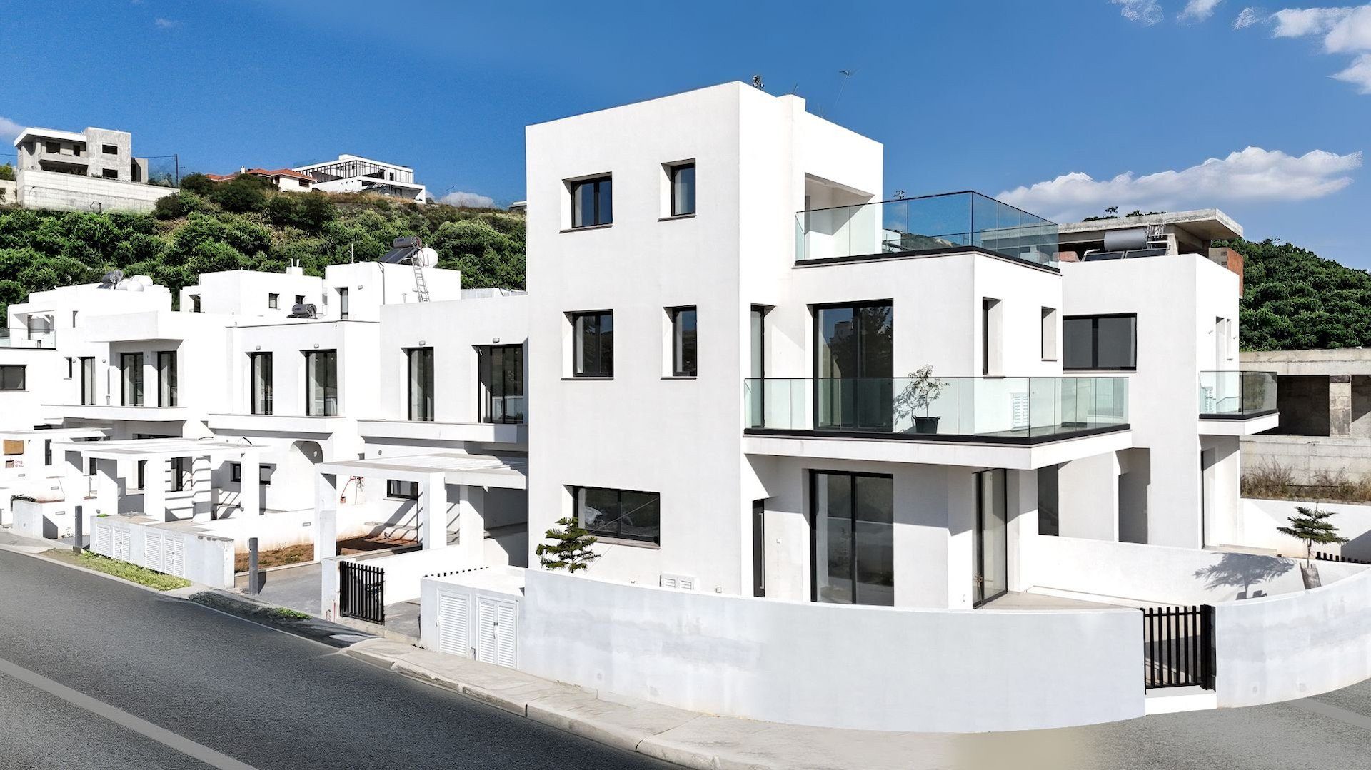 3 BR Detached House in Agios Athanasios, Limassol photo 2