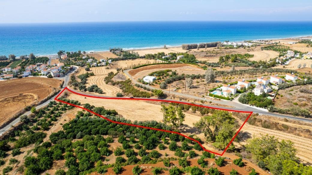 Touristic field in Argaka, Paphos photo 1