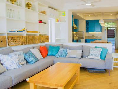 5 BR Sea View Villa with Private Pool in Pyrgos, Limassol thumbnail 5