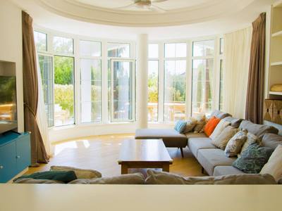 5 BR Sea View Villa with Private Pool in Pyrgos, Limassol thumbnail 3