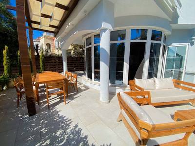 5 BR Sea View Villa with Private Pool in Pyrgos, Limassol thumbnail 22