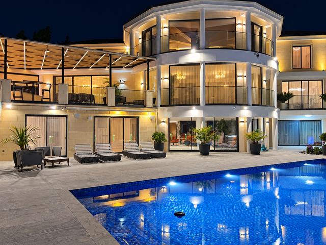 8 BR Luxury House in Mouttagiaka, Limassol