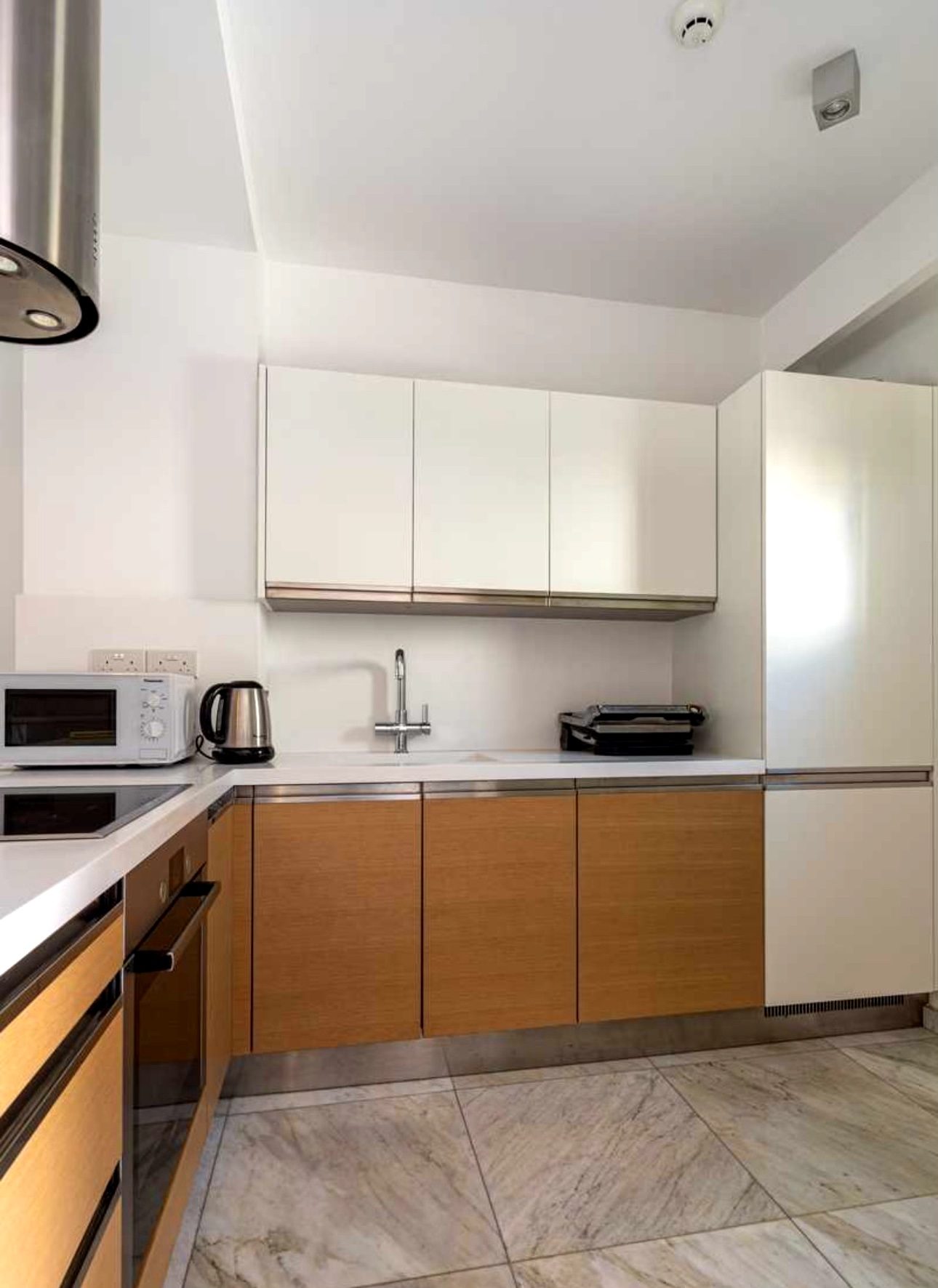 3 BR Semi-Detached Villa in Limassol Marina, Limassol photo 5