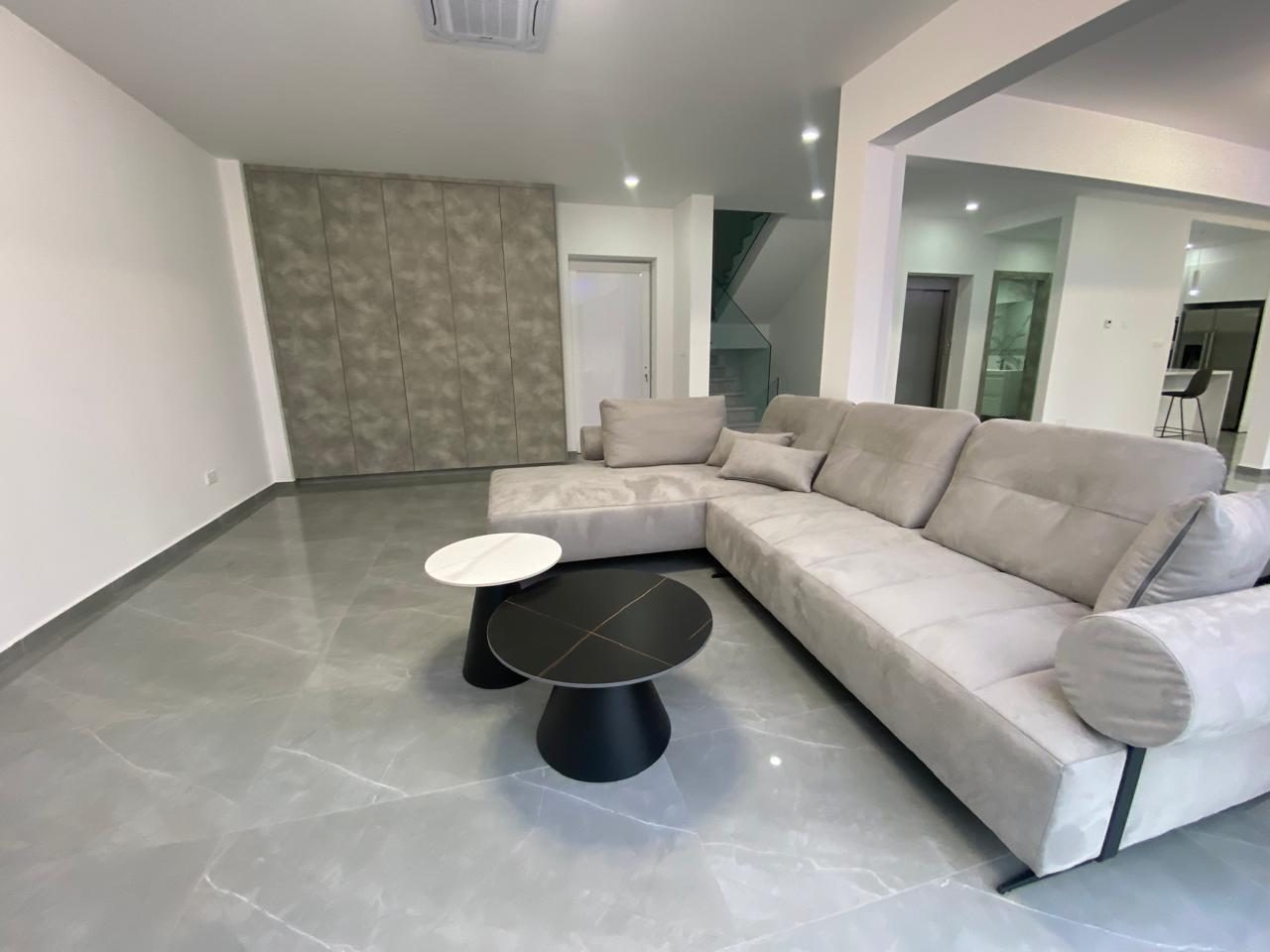 5 BR House with Privat Swimming Pool in Agios Tychonas, Limassol photo 2