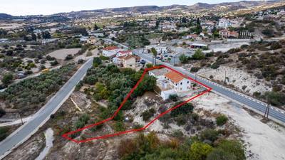 Two-storey house and a workshop in Skarinou, Larnaca thumbnail 4