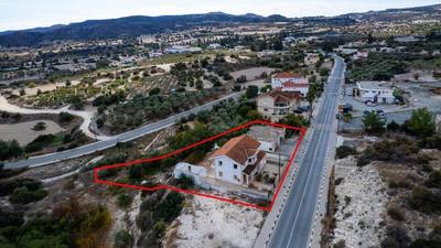 Two-storey house and a workshop in Skarinou, Larnaca thumbnail 5