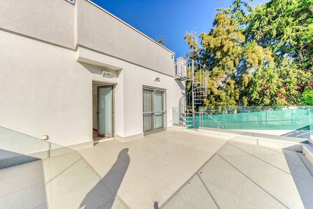 4 BR Villa in Agios Tychonas, Limassol photo 18