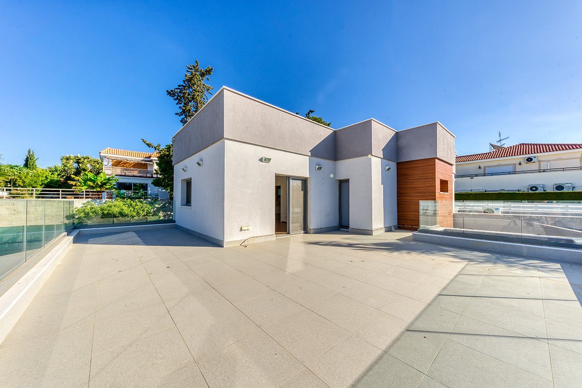 4 BR Villa in Agios Tychonas, Limassol photo 21