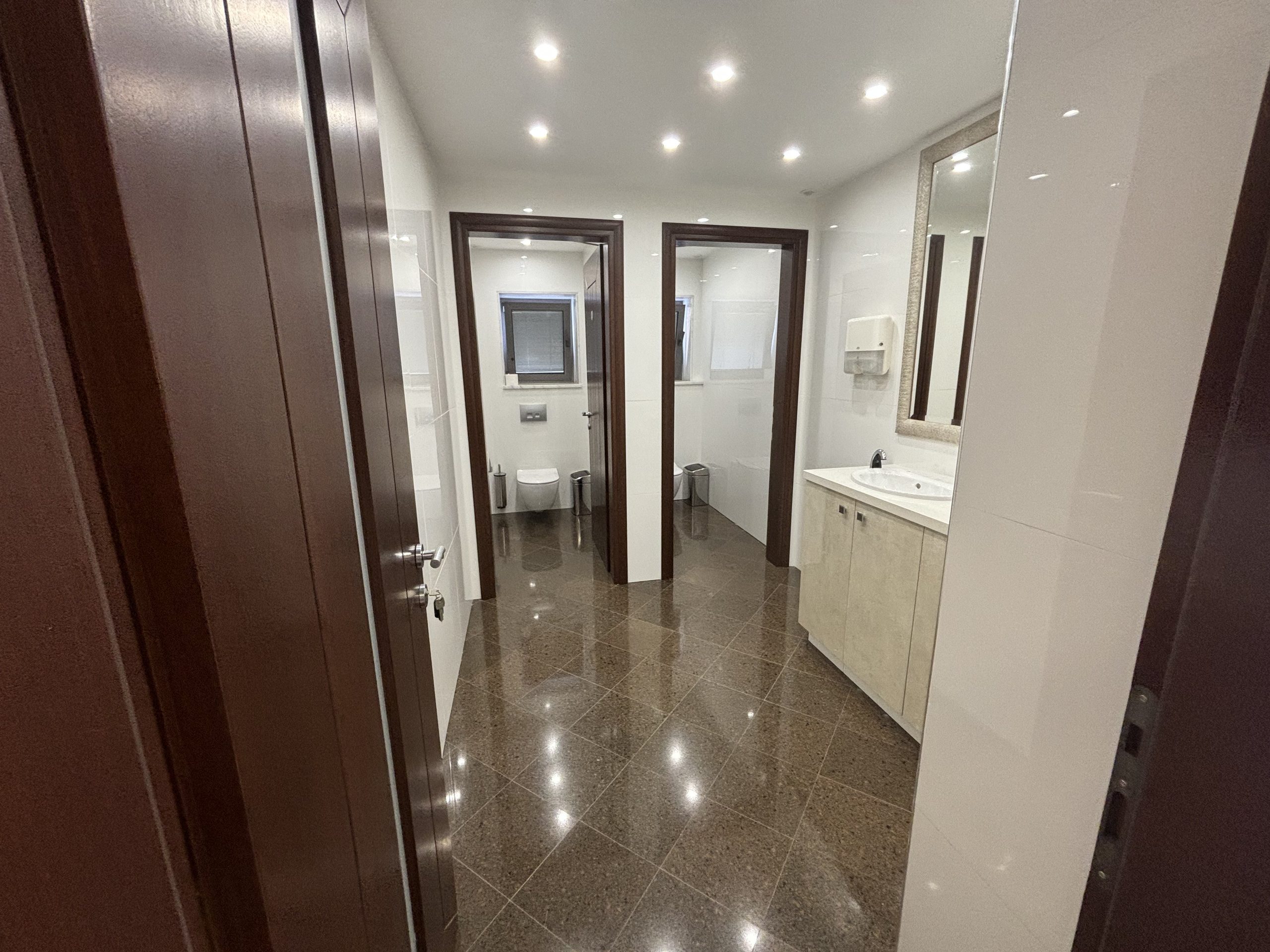 Spacious office (mezzanine) in a Luxury office building in Agia Triada, Limassol — photo 5