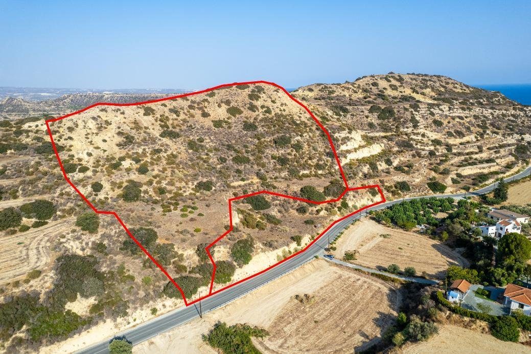 Agricultural fields in Pissouri, Limassol photo 2
