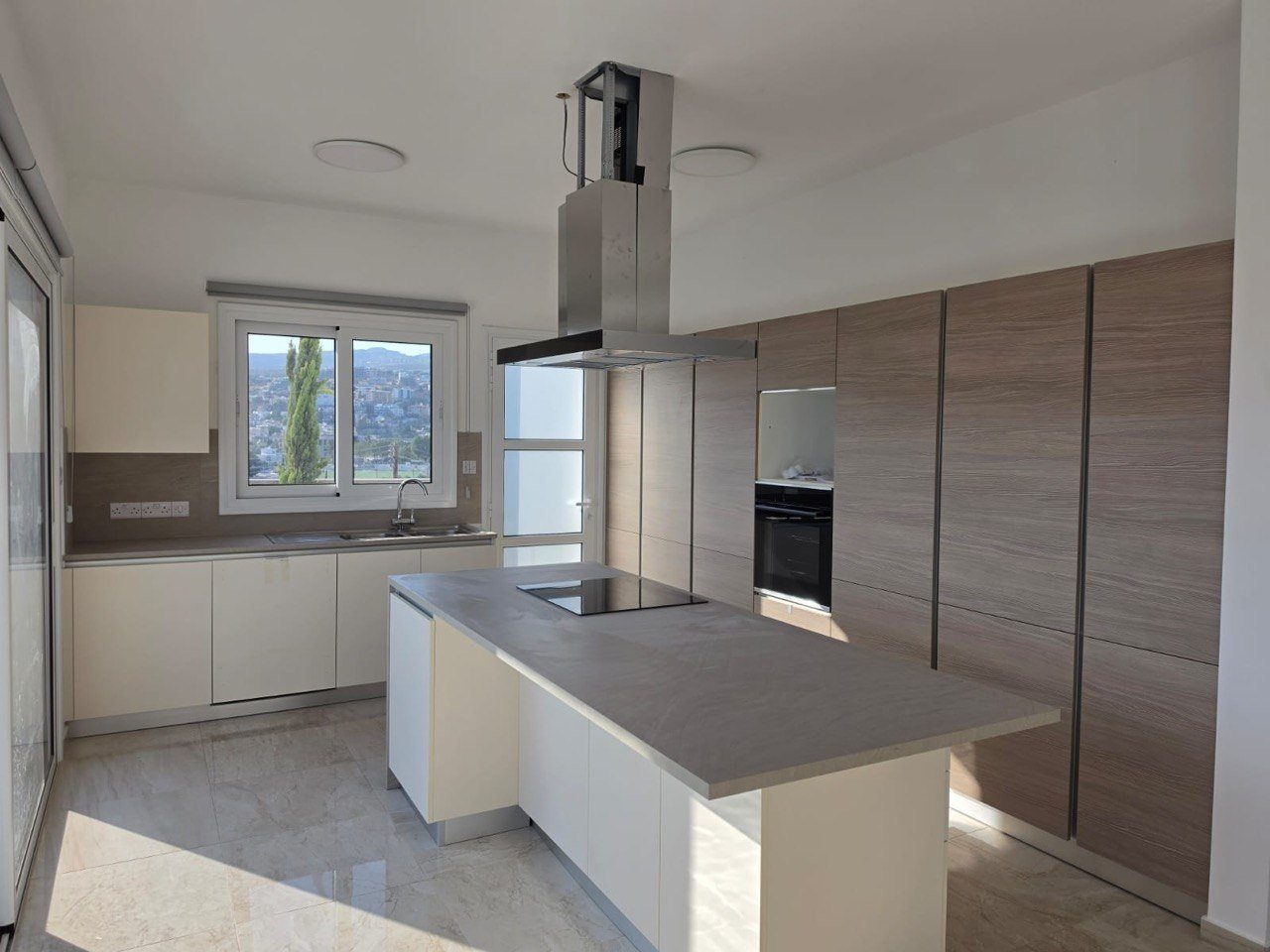 4 BR House with Panoramic Sea and Valley Views in Potamos Germasogeias, Limassol — photo 5