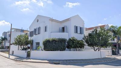 Four-Bedroom House with attic in Lakatamia, Nicosia thumbnail 5