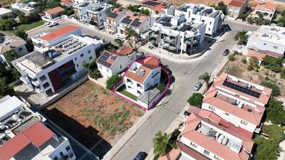 Four-Bedroom House with attic in Lakatamia, Nicosia thumbnail 4