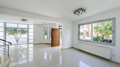 Four-Bedroom House with attic in Lakatamia, Nicosia thumbnail 8