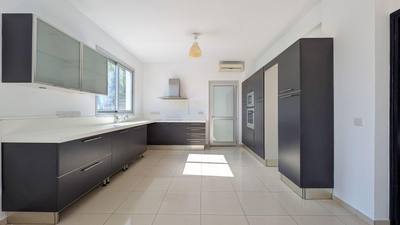 Four-Bedroom House with attic in Lakatamia, Nicosia thumbnail 10